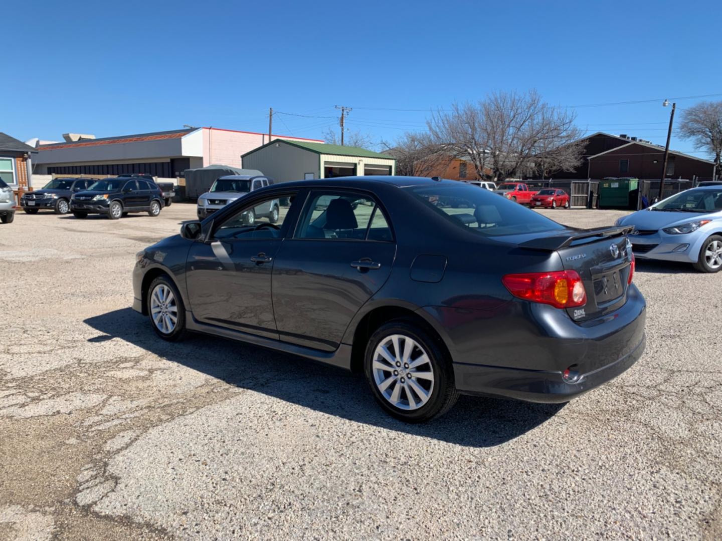 2009 Gray /Black Toyota Corolla S (1NXBU40E49Z) with an 1.8L L4 DOHC 16V engine, AUTOMATIC transmission, located at 1830 North Belt Line Road, Irving, TX, 75061, (469) 524-0199, 32.834373, -96.993584 - Photo#3